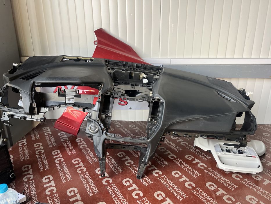 Табло с Airbag Subaru Forester 2022г