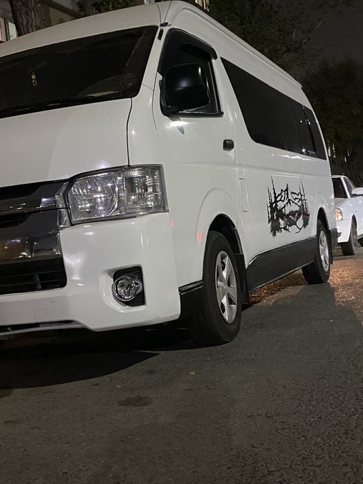 Тойота Хайс микроавтобус