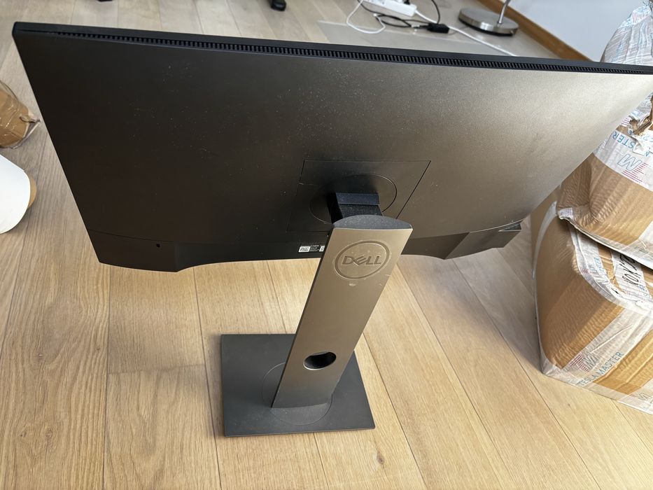 2 Monitoare Dell P2419H 24” IPS Full HD, reglabile, HDMI, DP, USB