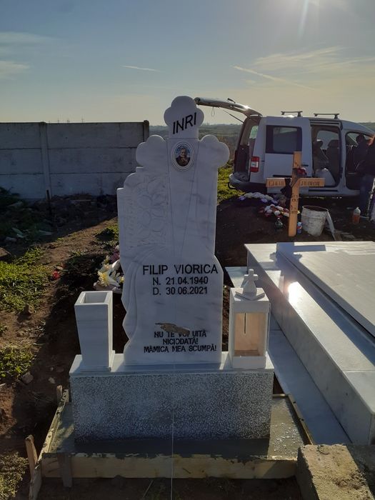 Cruci pentru  locuri de veci