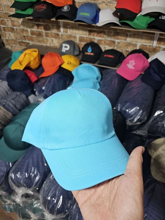 Однотонные хб кепки на заказ оптом и в розницу. Качества отличное.