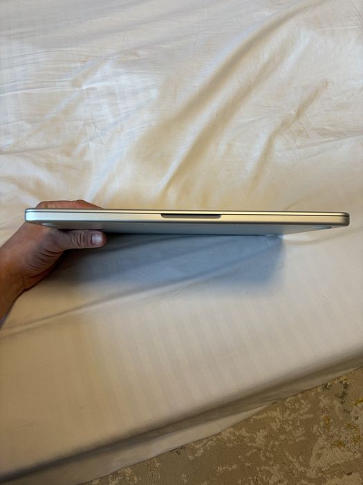 Macbook neo silver 512 3 цикла акб