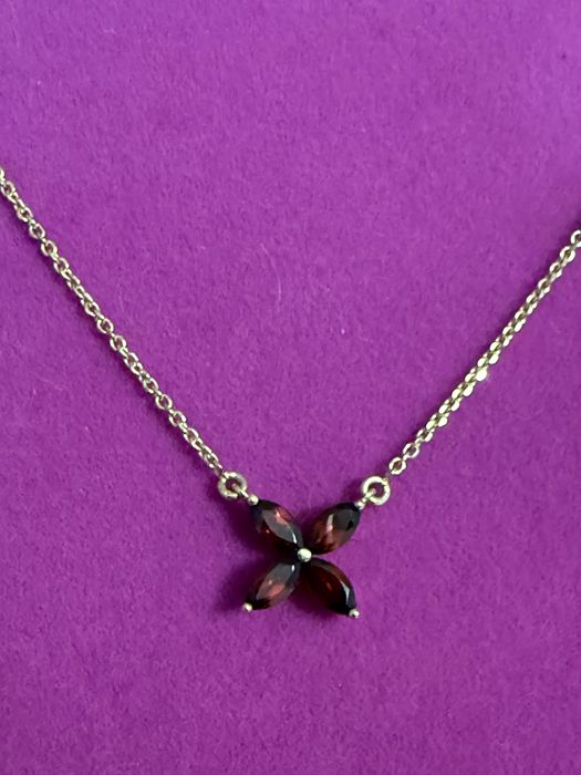 Колье с гранатом