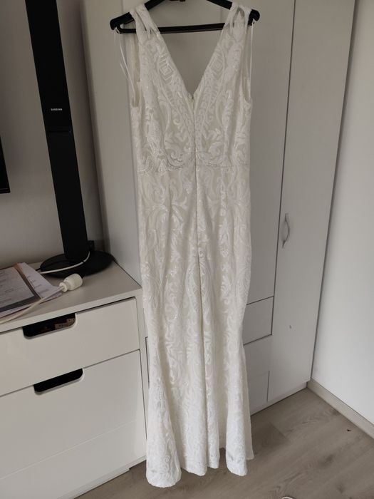 Vând rochie lungă albă
