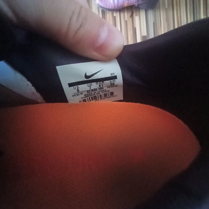 Adidași Nike mercurial
