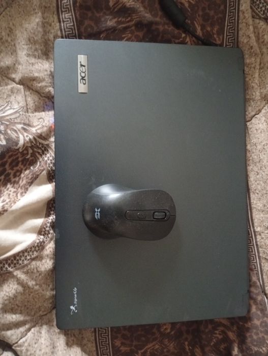 Продам ноутбук  15000 торг