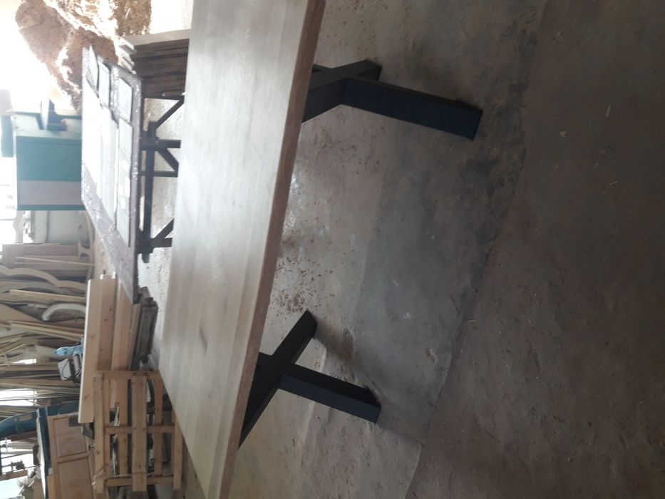 Масивна дъбова маса