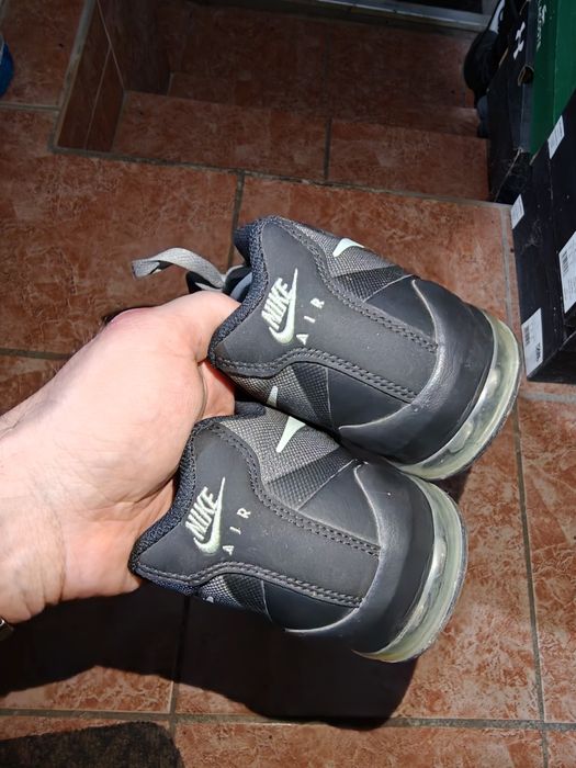 Vând Air max invigor