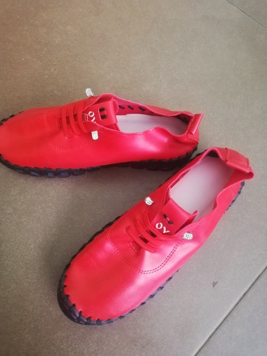 Vând pantofi și ghete din piele