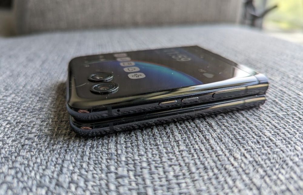 Motorola Razr 40 ultra +