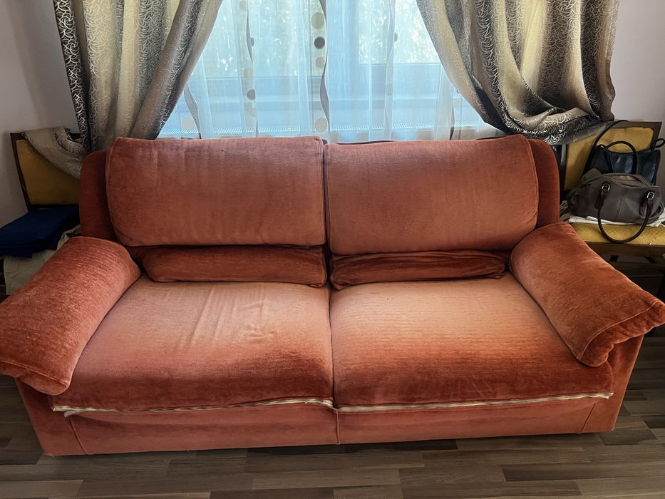 Canapea 3 locuri fixa foarte comoda