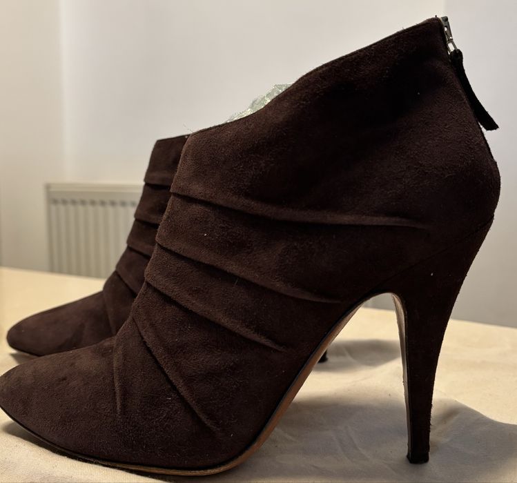 Botine Moschino din piele intoarsa nr 39