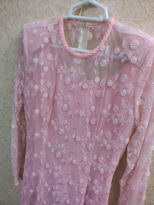 Узун пушти ранг гипюр куйлак.Размер 44-46.Розовое длинное платье