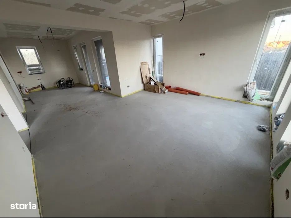 Duplex de vanzare Cetate - Zona piata