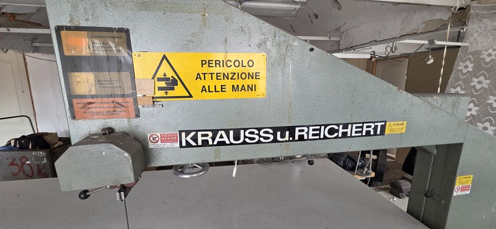 Vând mașini de cusut industriale,Triploc,Yuki,simple.