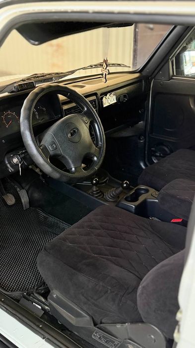 Продам машину Lada Niva Urban.