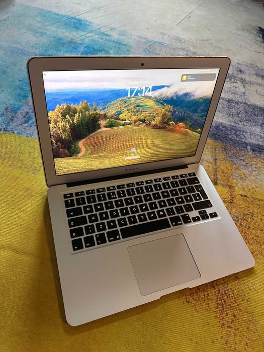 laptop apple macbook air A1466, sonoma, i5, an 2015, baterie ok