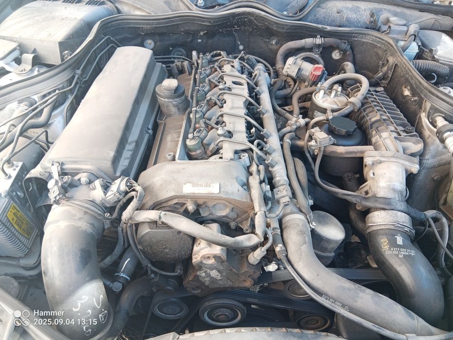 Продавам mercedes w211 2.7 CDI авангард  само на части
