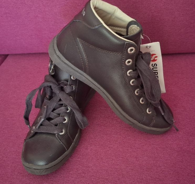 Чисто нови кожени кецове Superga, 35 номер
