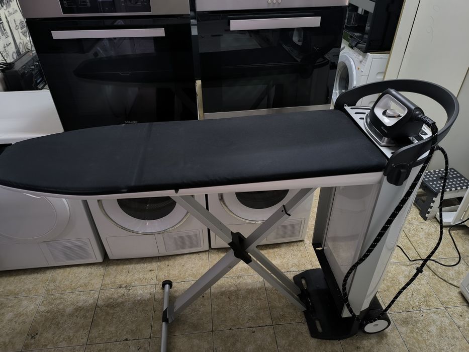 Гладачна маса с парогенератор Miele B 2847