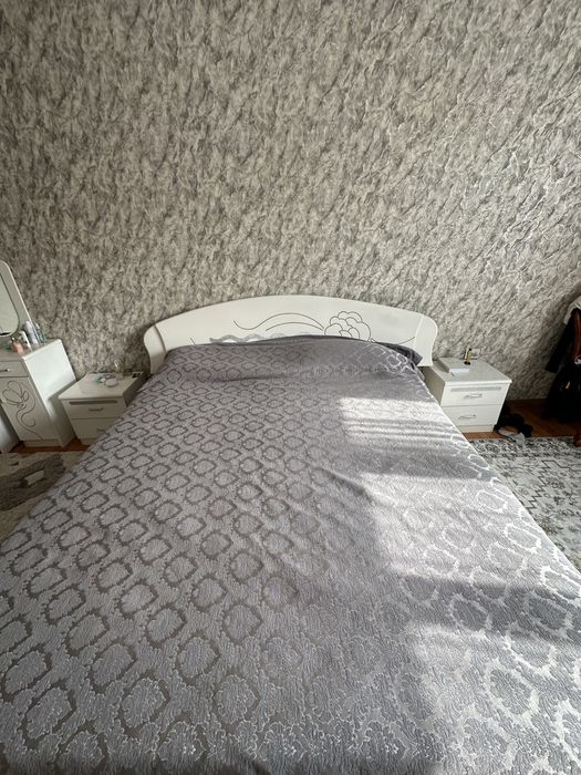 Продам итальянский гарнитур