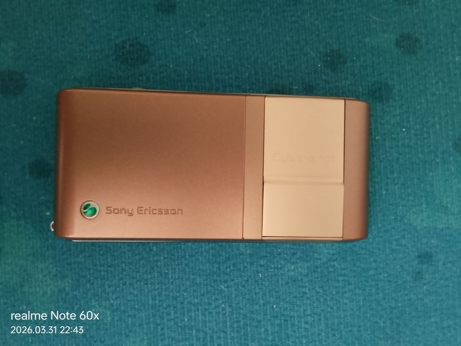 Продам телефон Сони.