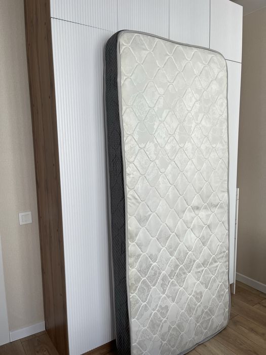 Продам матрас размер 90*200