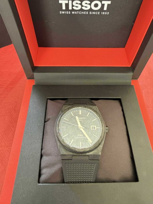 Часовник TISSOT PRX CARBON