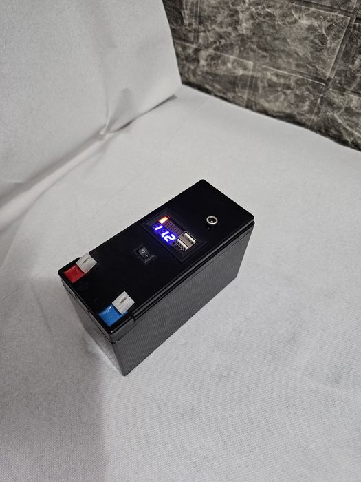 Baterie portabila cu priza 220v