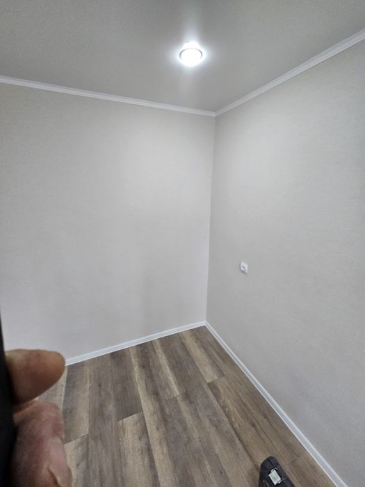 Установка дверей. Обой. Покраска