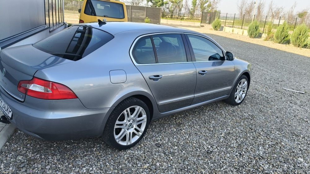 SKODA Superb 2010 — imagine 5