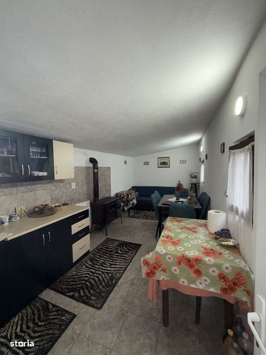 Casa noua | 5600 mp teren | Livada|  Golesti - Valcea