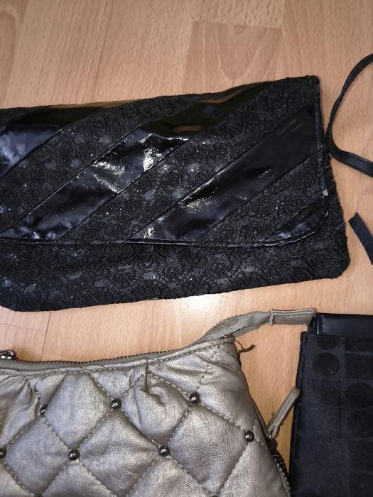 Малки чантички и несесери