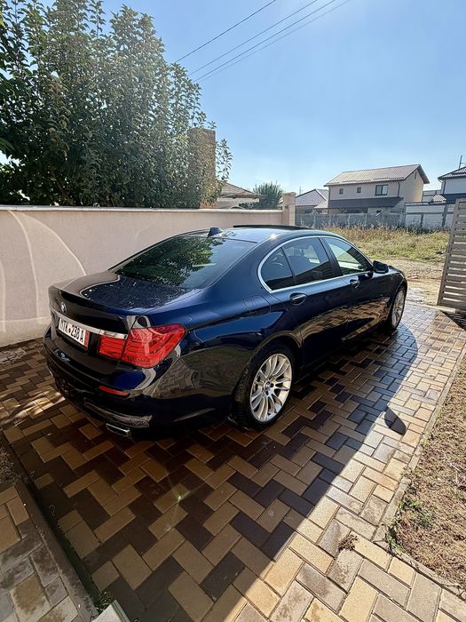 BMW Seria 7 2011 — imagine 3