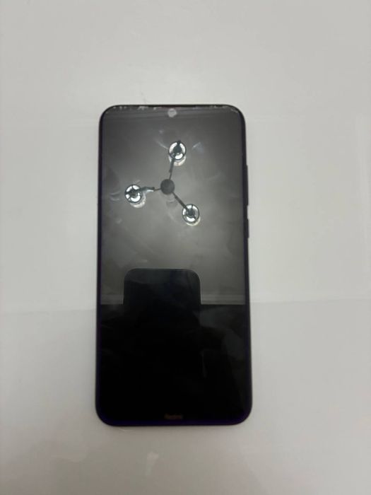 Redmi Note 8 
Xotira: 64 GB 
RAM 4+1 GB
IME 2 ta SIM 

Maʼlumot uchun: