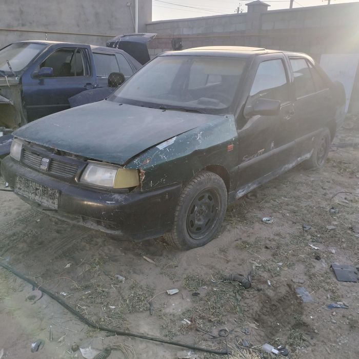 Сеат толедога багажник бар.