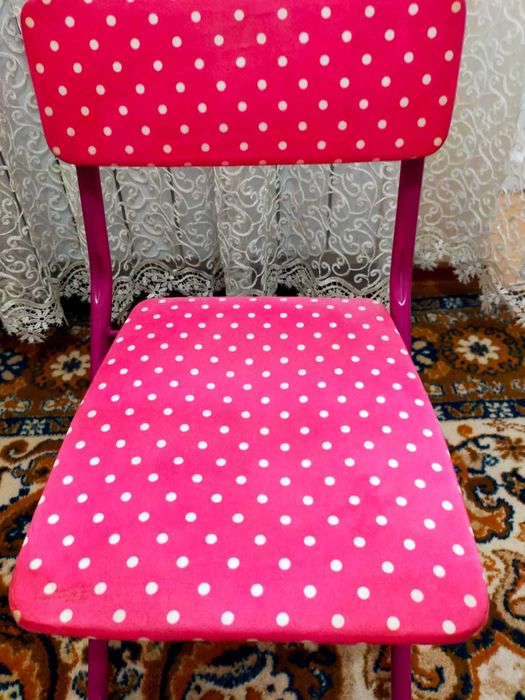 детский столик и стульчик + подарок