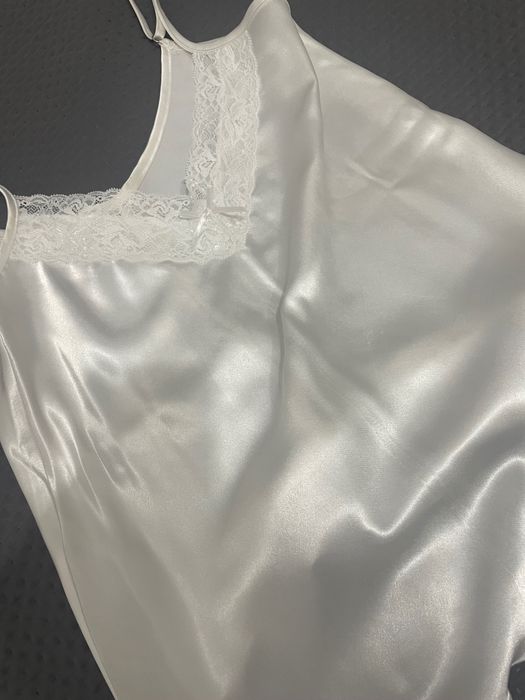 Бял сатенен комплект от три части