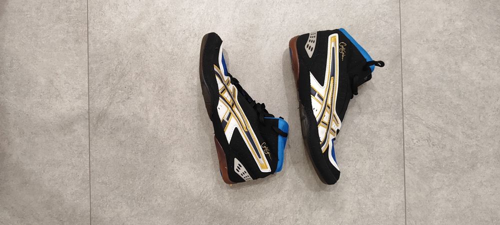 Продам мужские борцовки новые