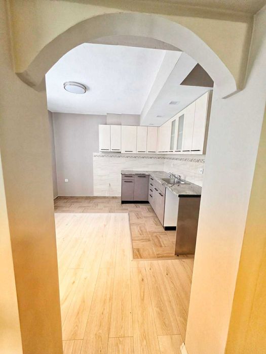 Дава се под наем Етаж от къща в Асеновград - 70 кв.м за 348.84 € - Снимка #1