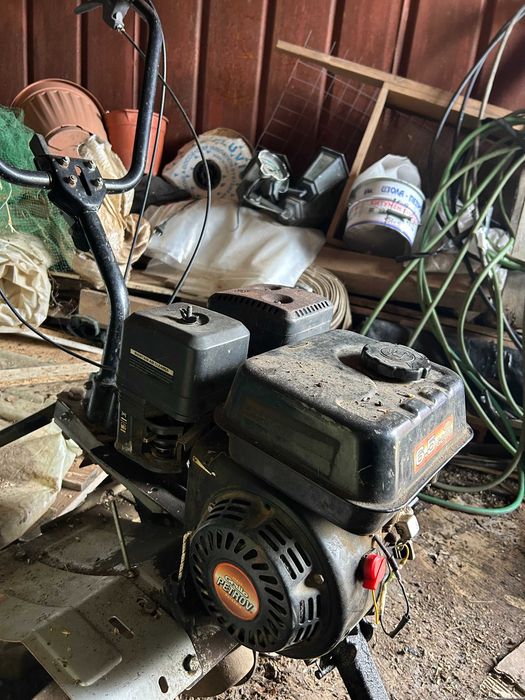 Продавам мото фреза