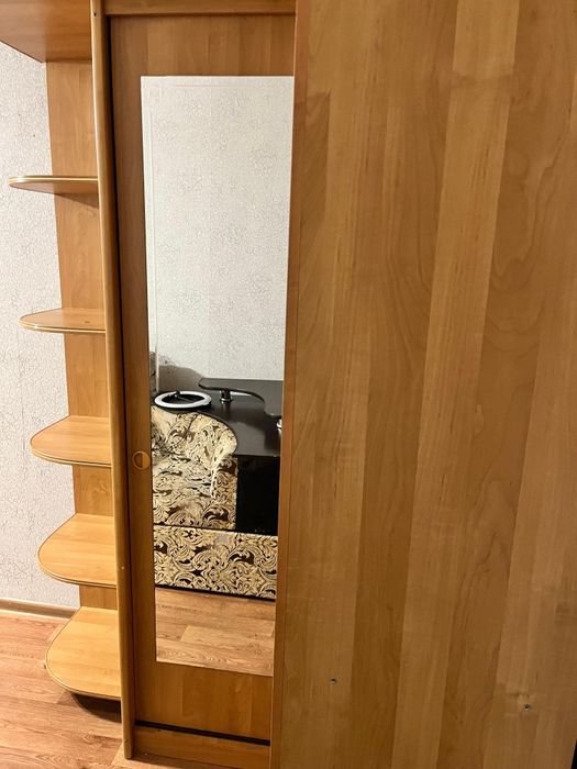 Шкаф угловой в хорошем состоянии.