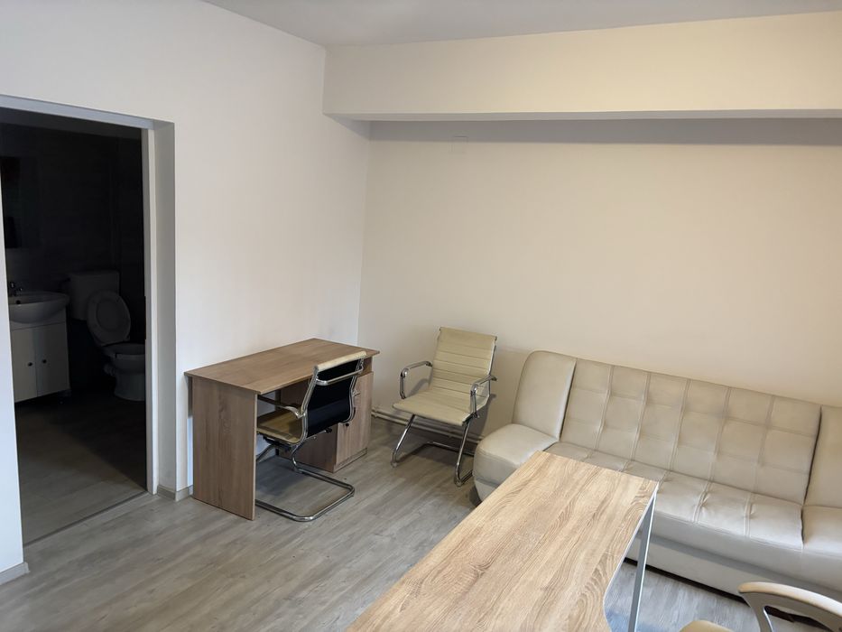 Inchiriez birou in deva