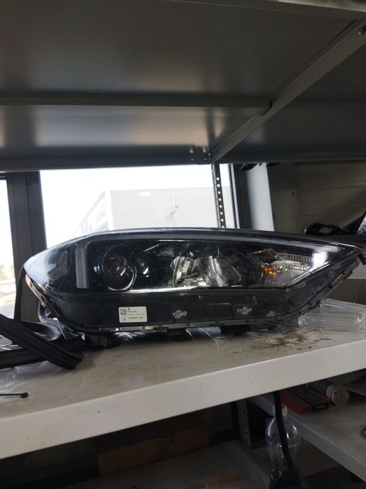 Продам фары оригинал