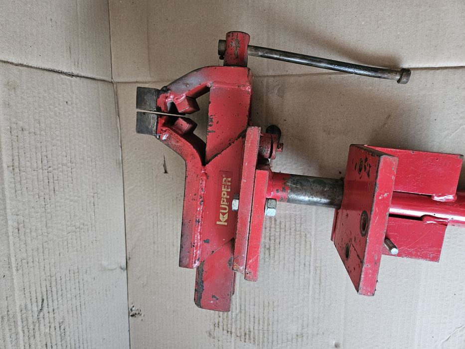 Menghină din oțel Kupper 125 mm cu suport reglabil
