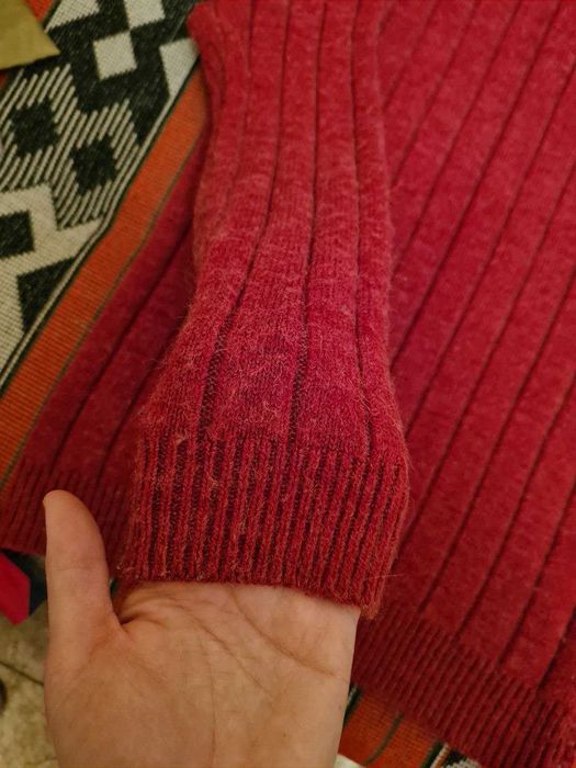 Свитер шерстяной