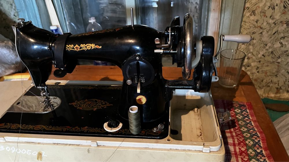 Продам машинку Зингер
