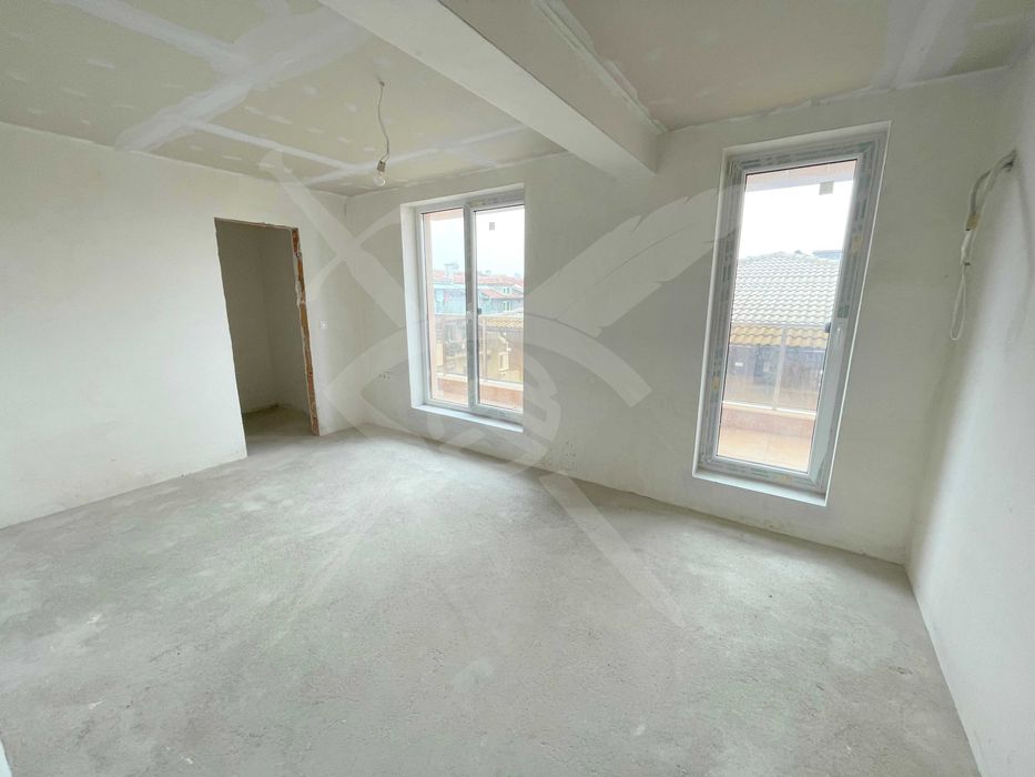 Продава се Тристаен апартамент в Пловдив, Кючук Париж - 139 кв.м за 1295 €/кв.м - Снимка #2