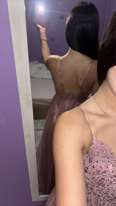 Бална рокля в розов цвят