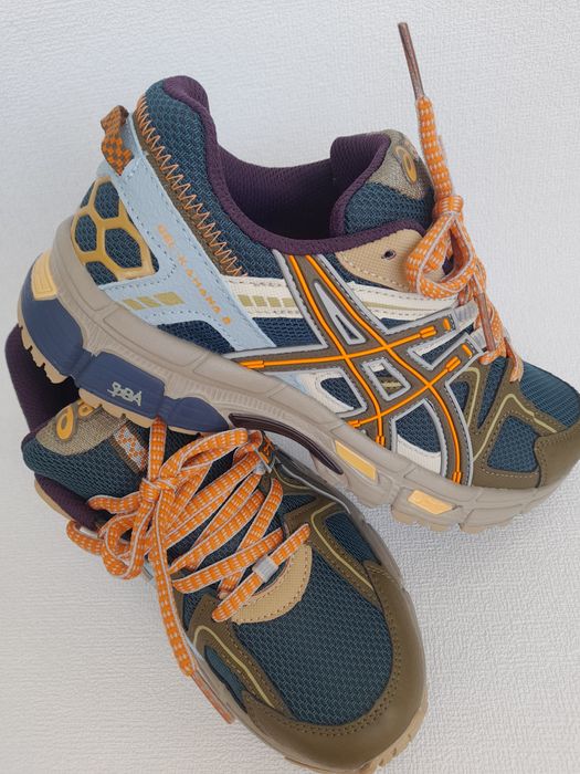 Продам кроссовки асикс